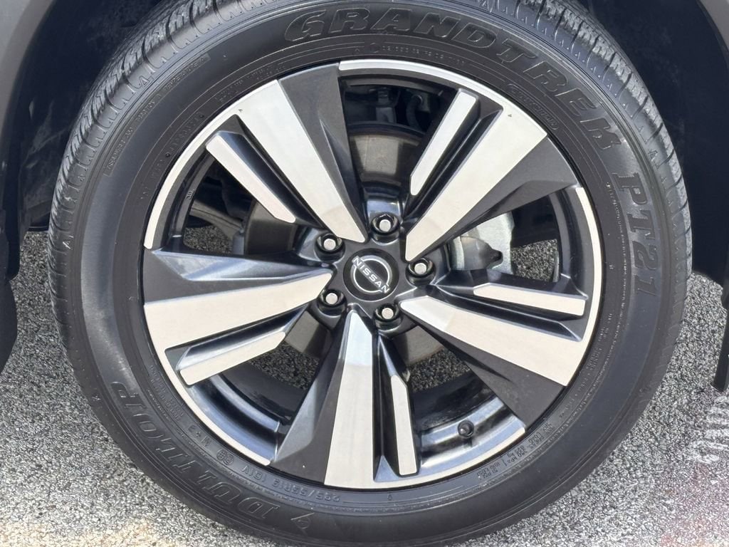 Used 2025 Nissan Rogue SL FWD SUV