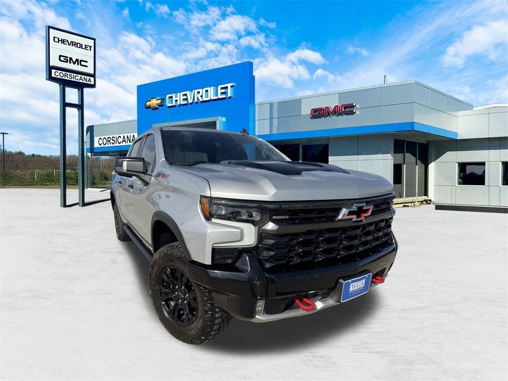 2022 Chevrolet Silverado 1500 ZR2's photo