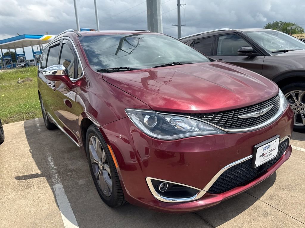 Used 2019 Chrysler Pacifica Limited with VIN 2C4RC1GG8KR746261 for sale in Corsicana, TX