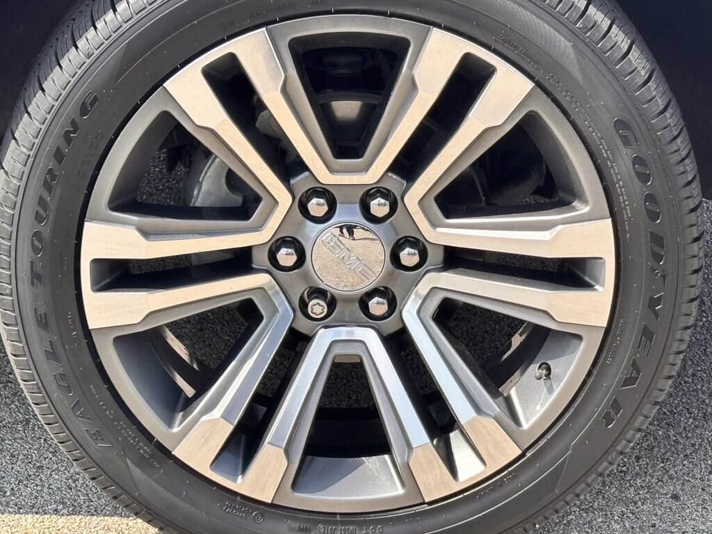 Used 2019 GMC Yukon XL Denali SUV