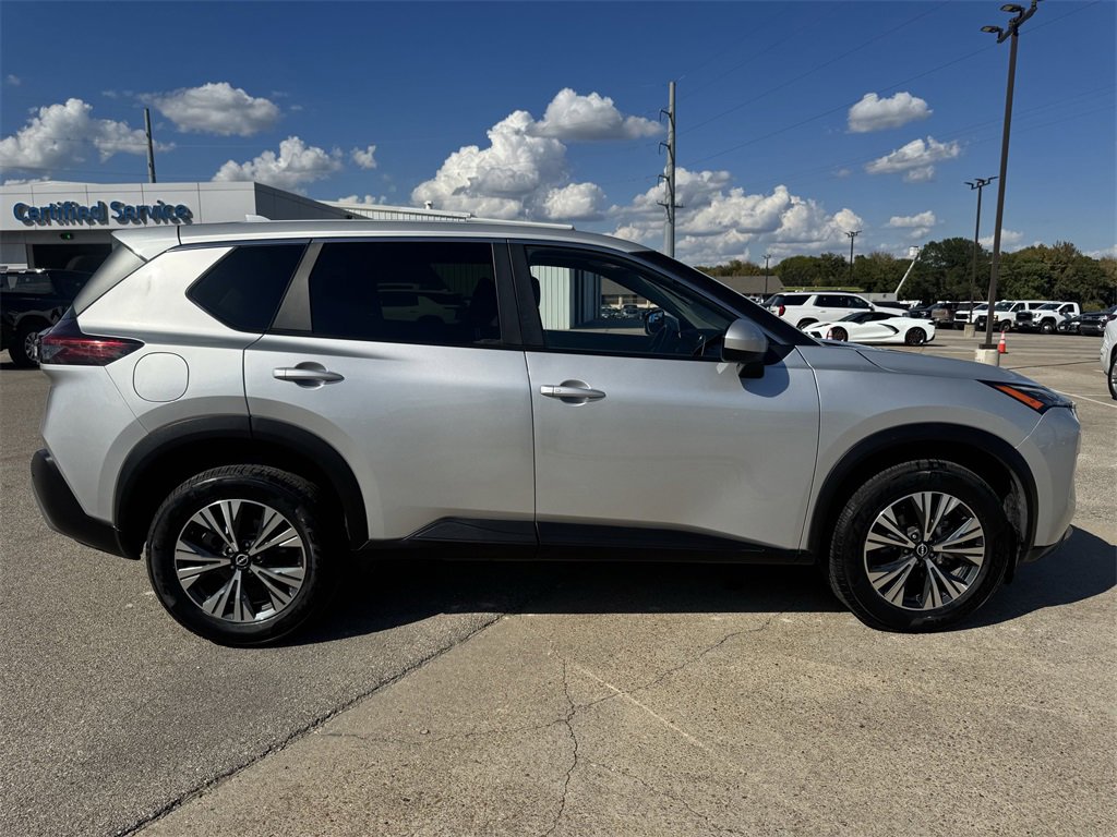 2023 Nissan Rogue SV photo 3