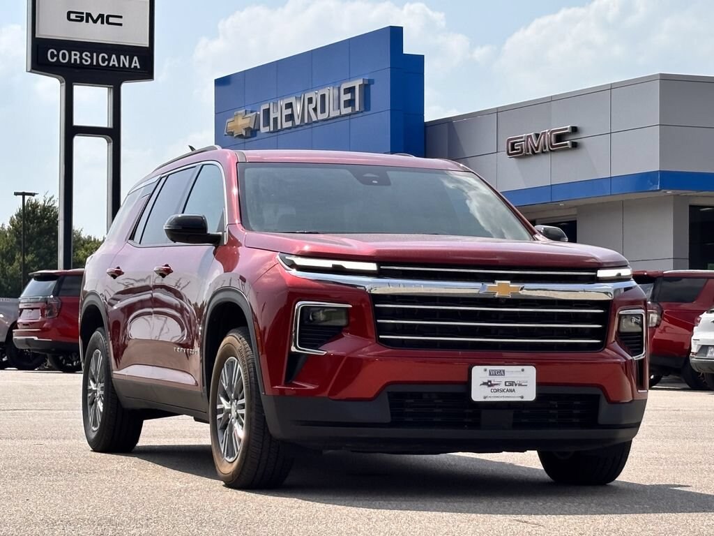 Used 2025 Chevrolet Traverse LT SUV