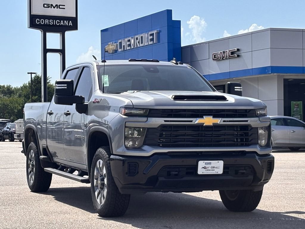 2026 Chevrolet Silverado 2500 HD Custom - Photo 2