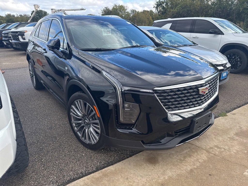 2024 Cadillac XT4 Premium Luxury photo 2