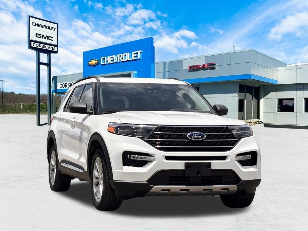 2023 Ford Explorer XLT 4WD's photo