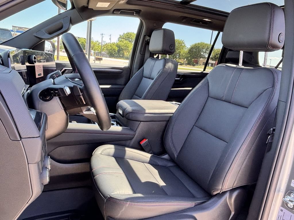 2026 Chevrolet Suburban RST - Photo 21
