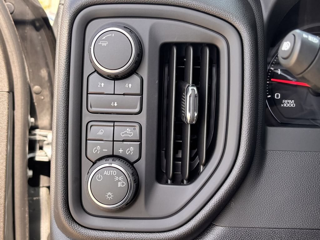 2026 Chevrolet Silverado 2500 HD Custom - Photo 18