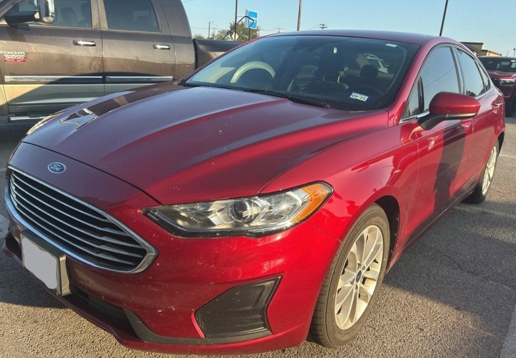 Used 2019 Ford Fusion SE with VIN 3FA6P0HD0KR231695 for sale in Corsicana, TX