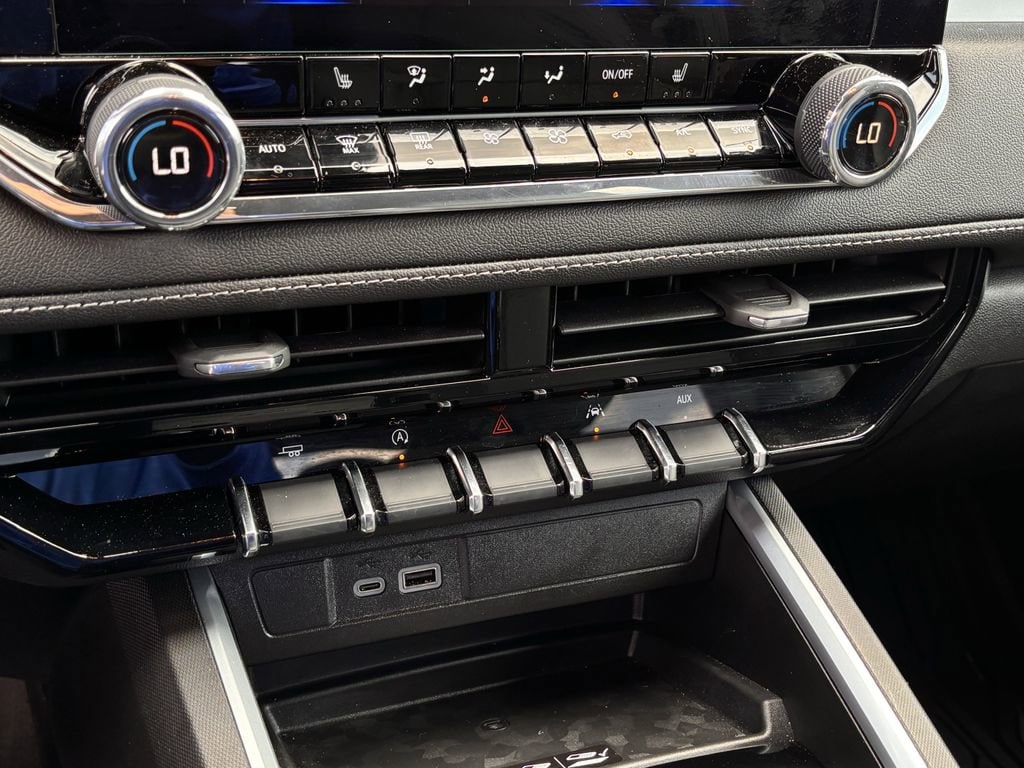 2026 Chevrolet Colorado LT - Photo 13