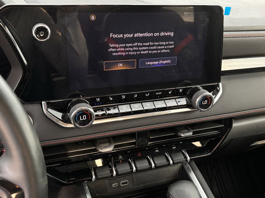 2025 Chevrolet Colorado Z71 - Photo 11