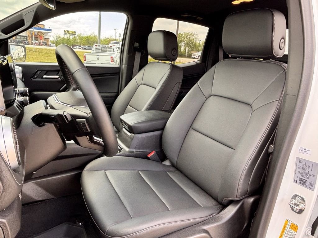 2026 Chevrolet Colorado LT - Photo 18