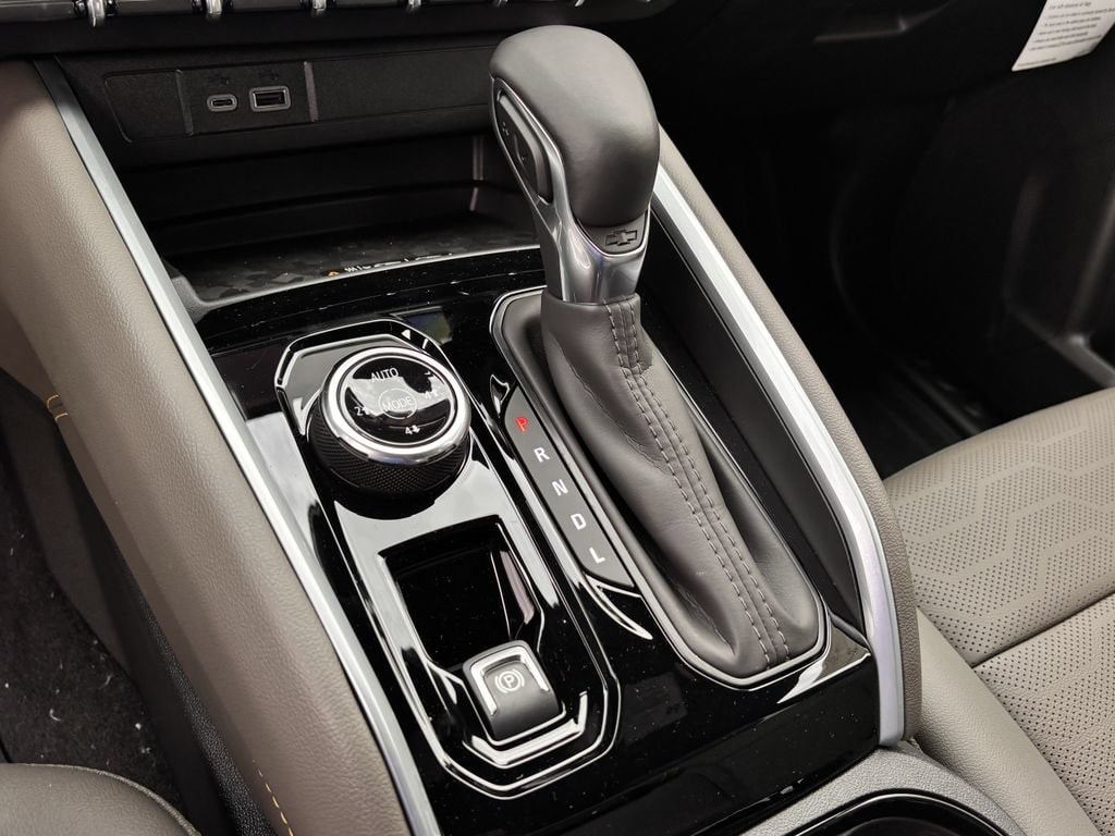 2026 Chevrolet Colorado ZR2 - Photo 14