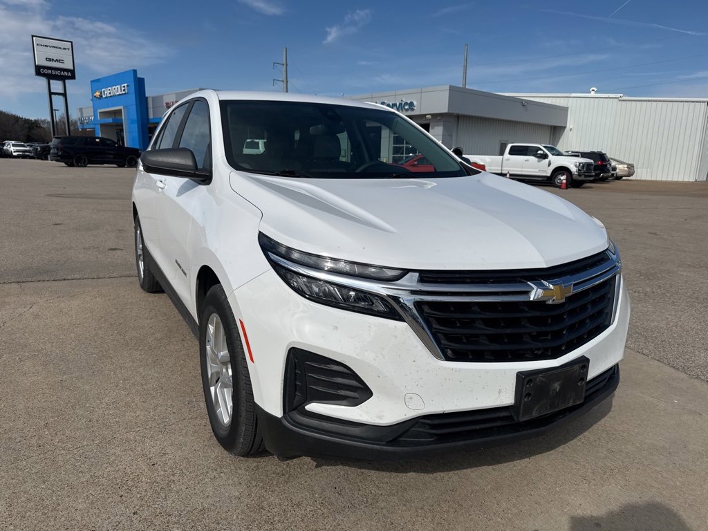 2023 Chevrolet Equinox LS's photo