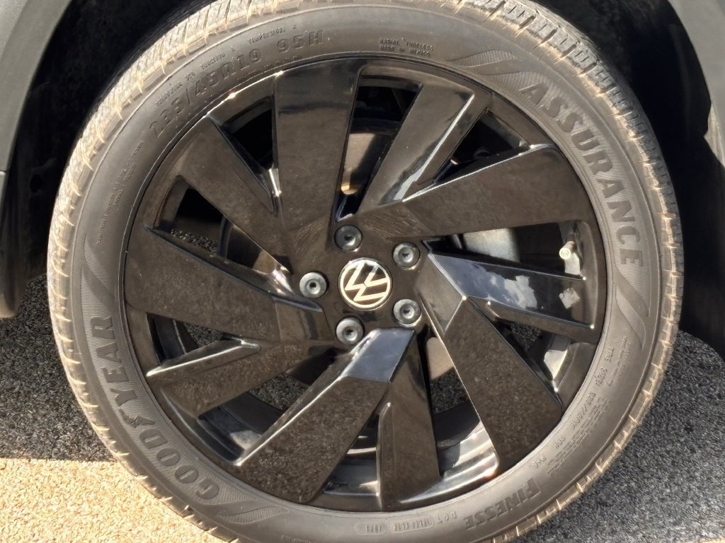 Used 2024 Volkswagen Taos 1.5T SEL SUV