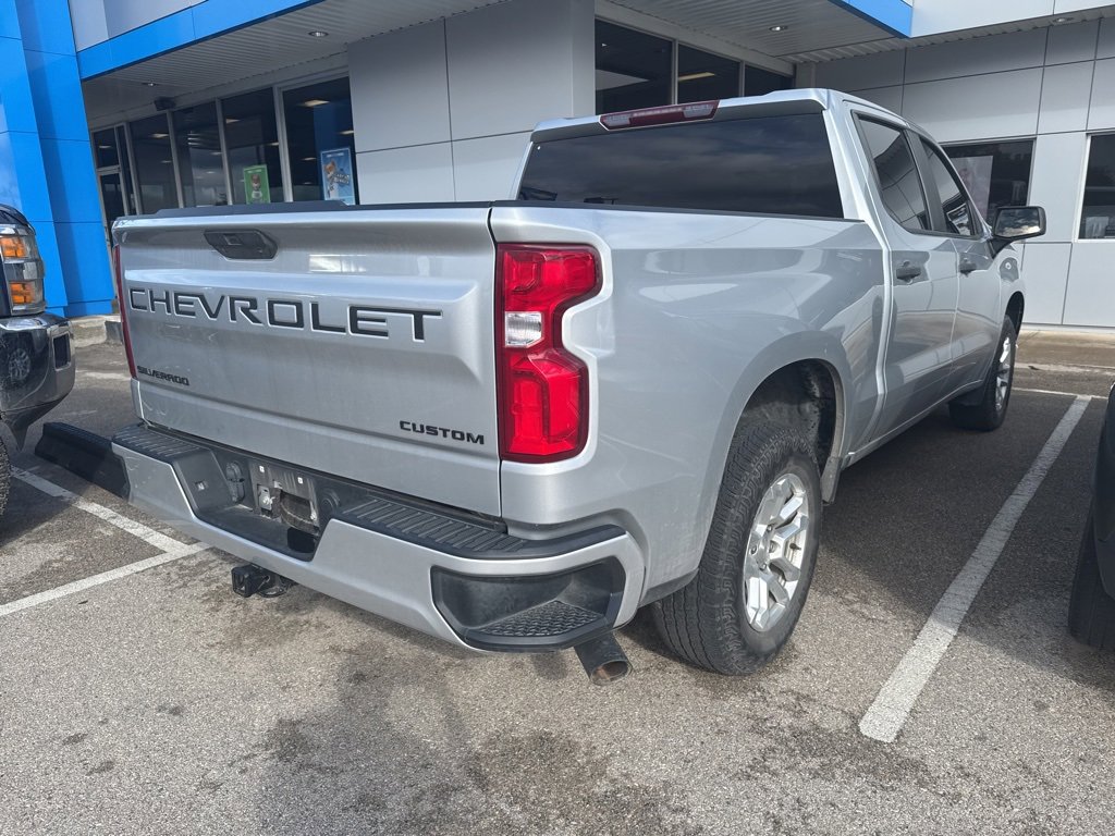 2022 Chevrolet Silverado 1500 Custom photo 3