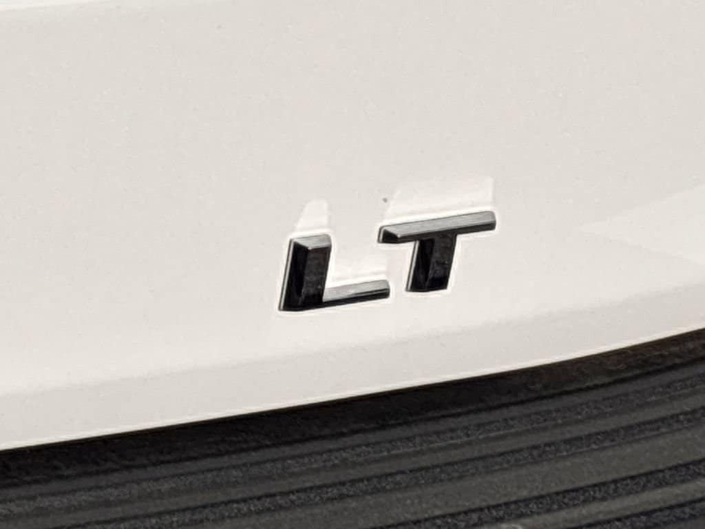 2026 Chevrolet Suburban LT - Photo 7
