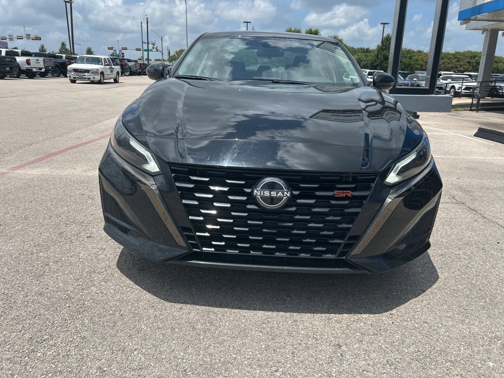 2023 Nissan Altima 2.5 SR photo 2