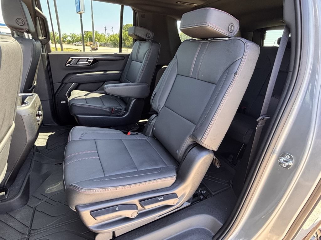 2026 Chevrolet Suburban RST - Photo 23