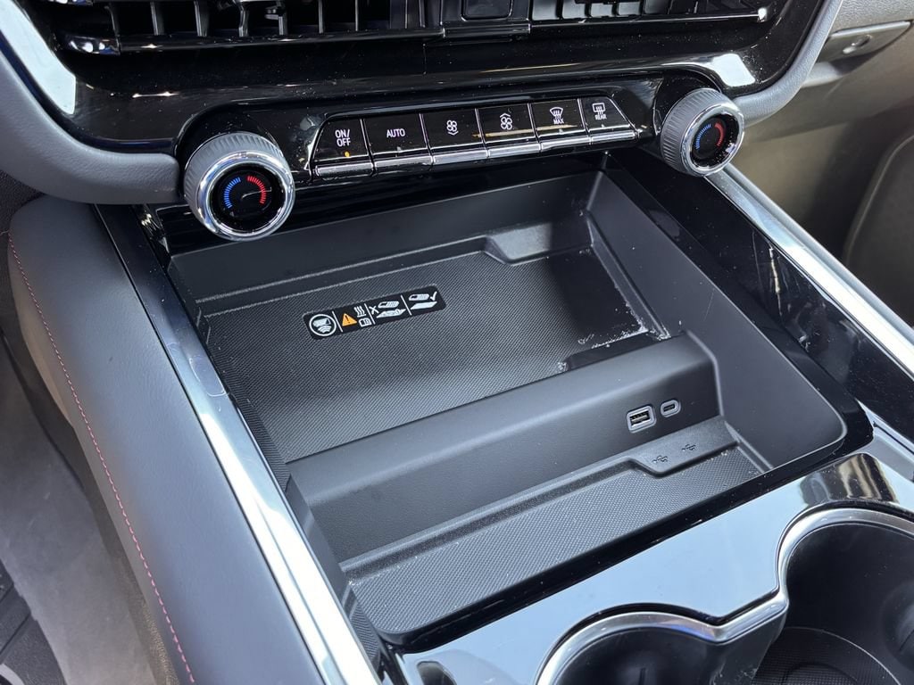2026 Chevrolet Suburban RST - Photo 15