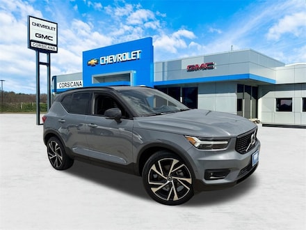 2022 Volvo XC40 R-Design