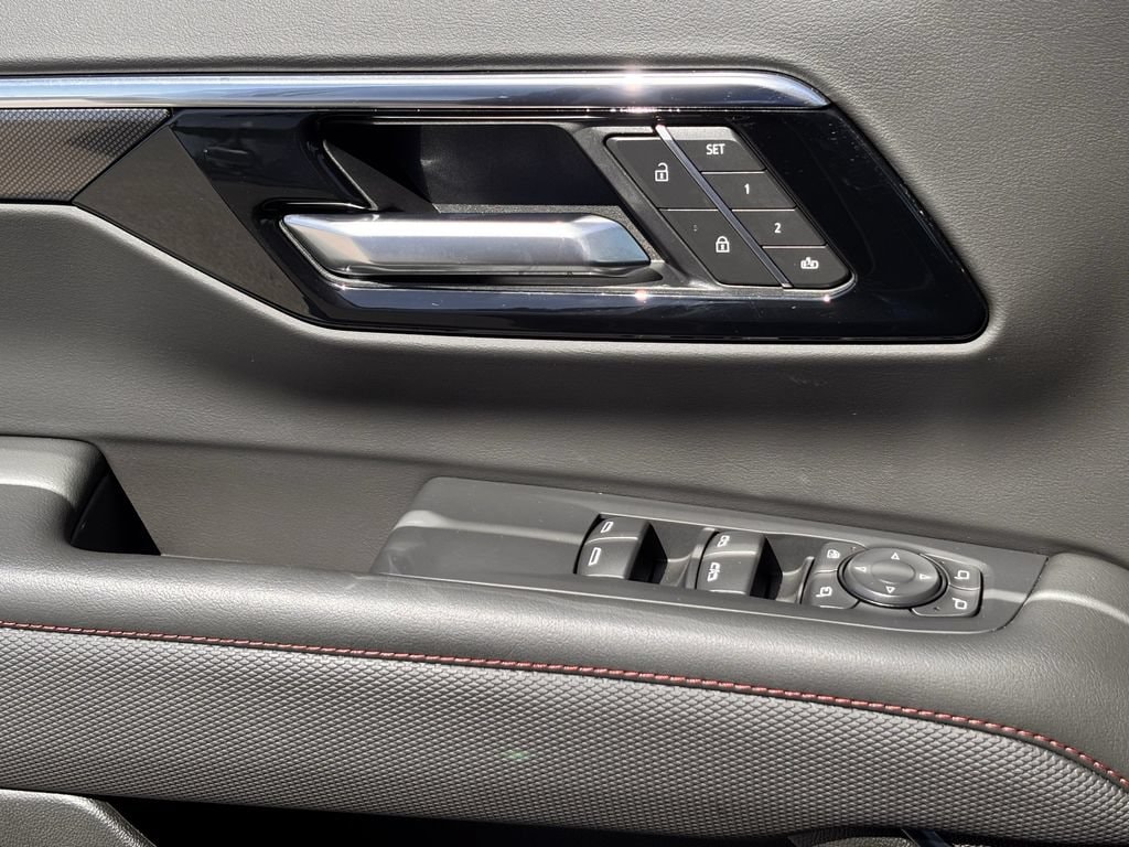 2026 Chevrolet Suburban RST - Photo 19