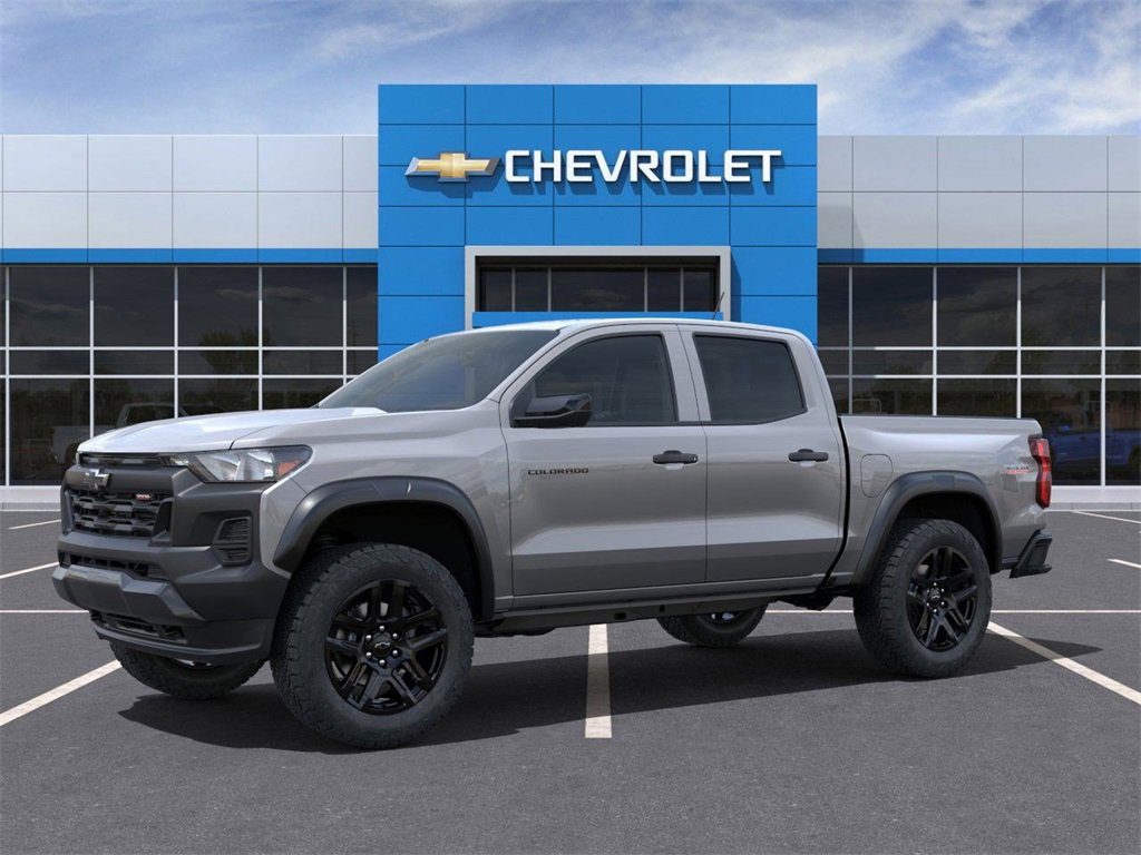2025 Chevrolet Colorado Trail Boss photo 2