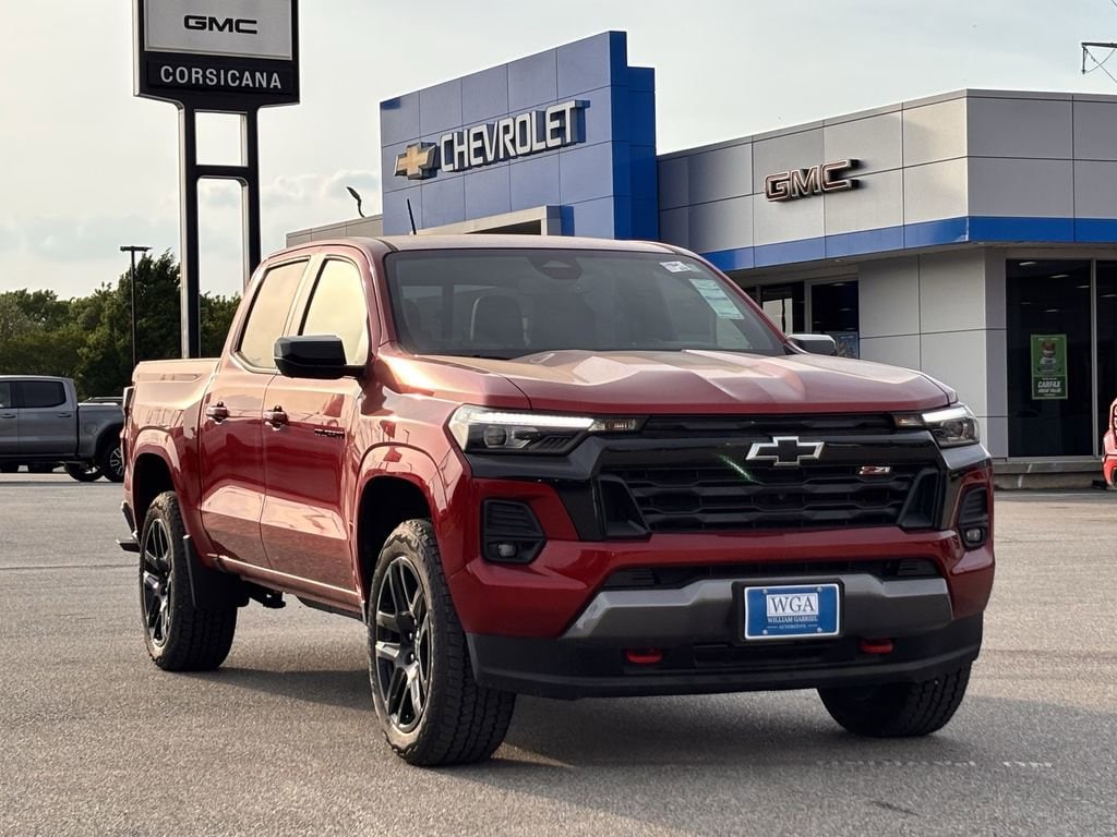 2025 Chevrolet Colorado Z71 - Photo 2