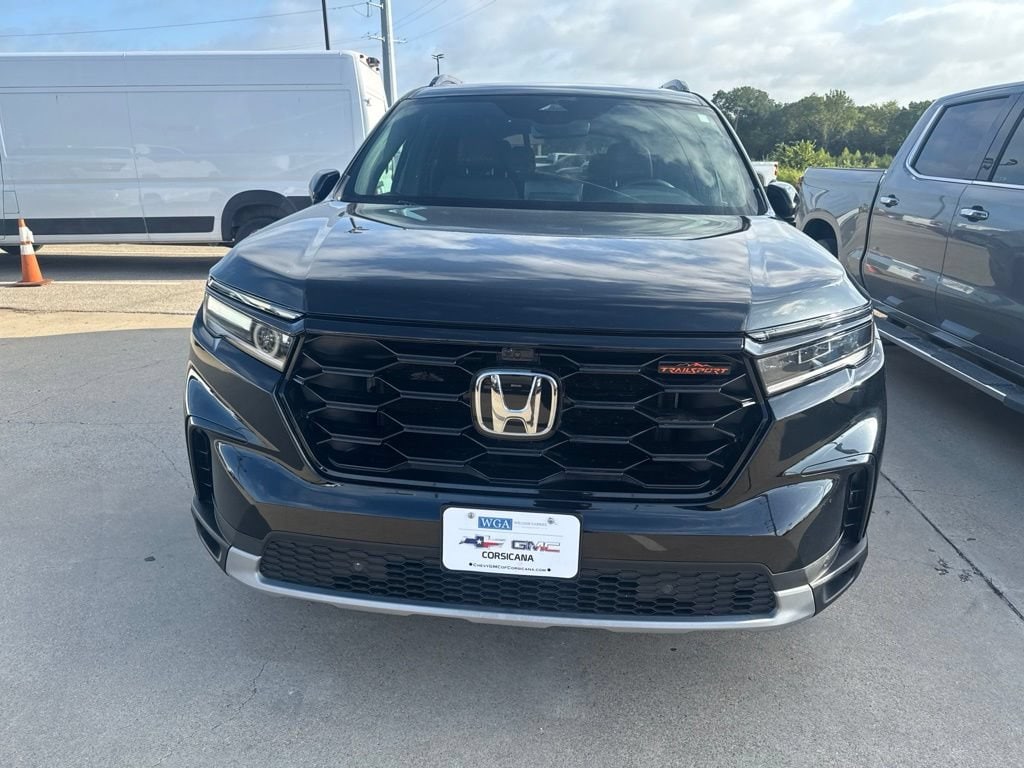 Used 2025 Honda Pilot TrailSport SUV