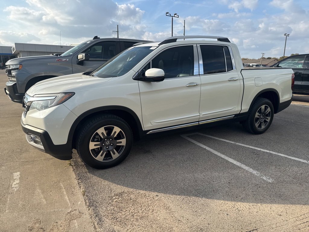 2017 Honda Ridgeline RTL-E photo 2