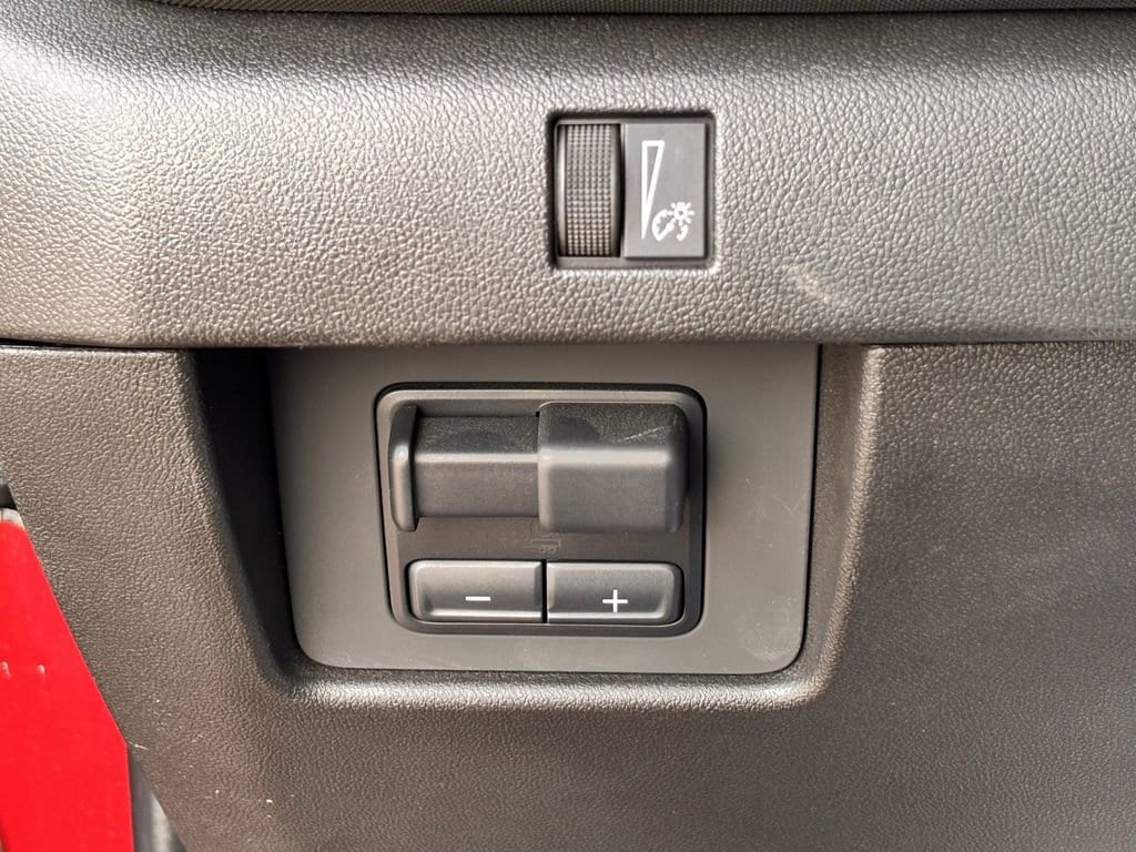 2025 Chevrolet Colorado Z71 - Photo 16