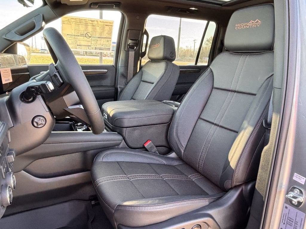 2026 Chevrolet Suburban High Country - Photo 21