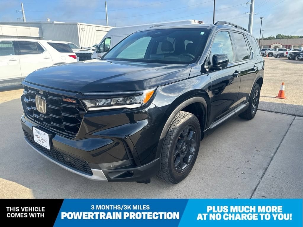 Used 2025 Honda Pilot TrailSport SUV