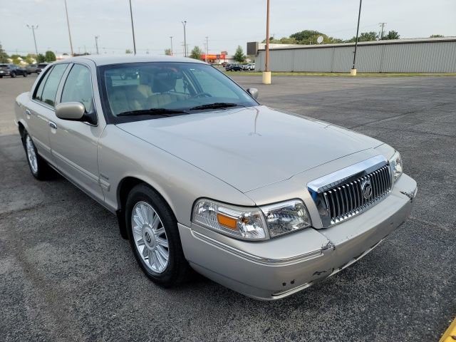 2011 Mercury Grand Marquis LS photo 3