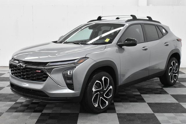 2025 Chevrolet Trax photo 2