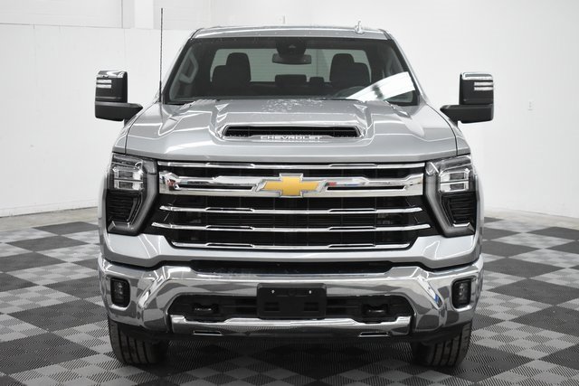 2024 Chevrolet Silverado 2500HD LTZ photo 3