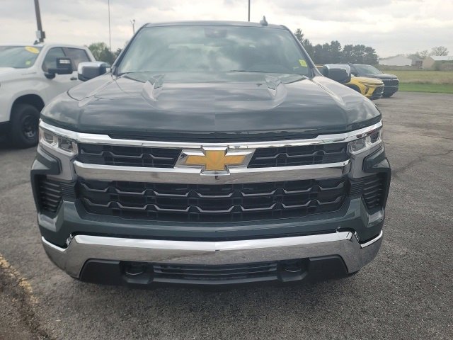2025 Chevrolet Silverado 1500 LT photo 2