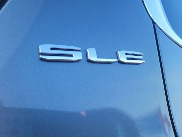 Used 2022 GMC Acadia SLE with VIN 1GKKNRL46NZ134676 for sale in Ottawa, OH