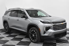2025 Chevrolet Traverse LT SUV
