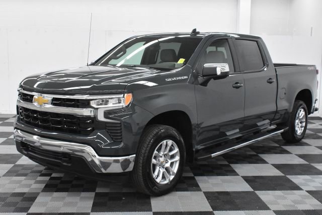 2026 Chevrolet Silverado 1500 LT photo 2