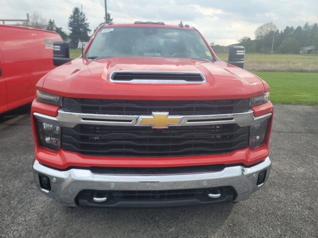 2025 Chevrolet Silverado 2500HD LT photo 2