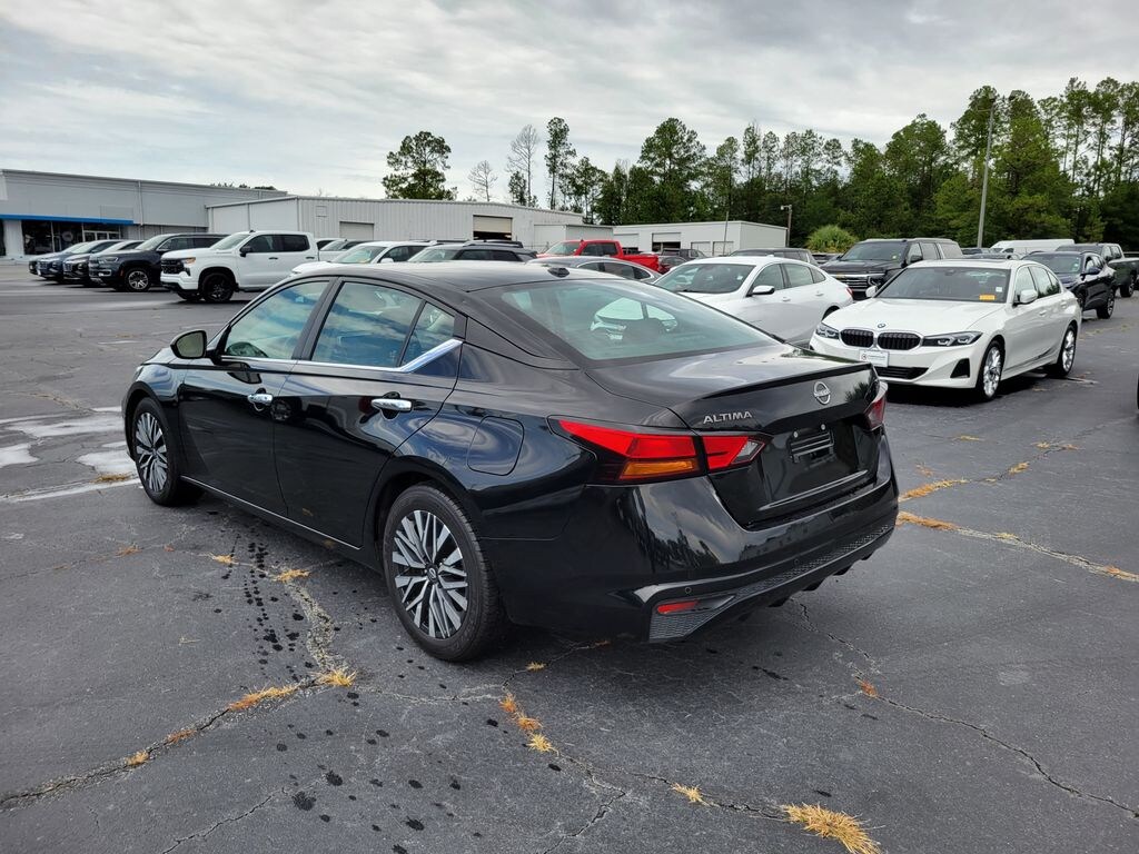 Used 2024 Nissan Altima 2.5 SV Sedan