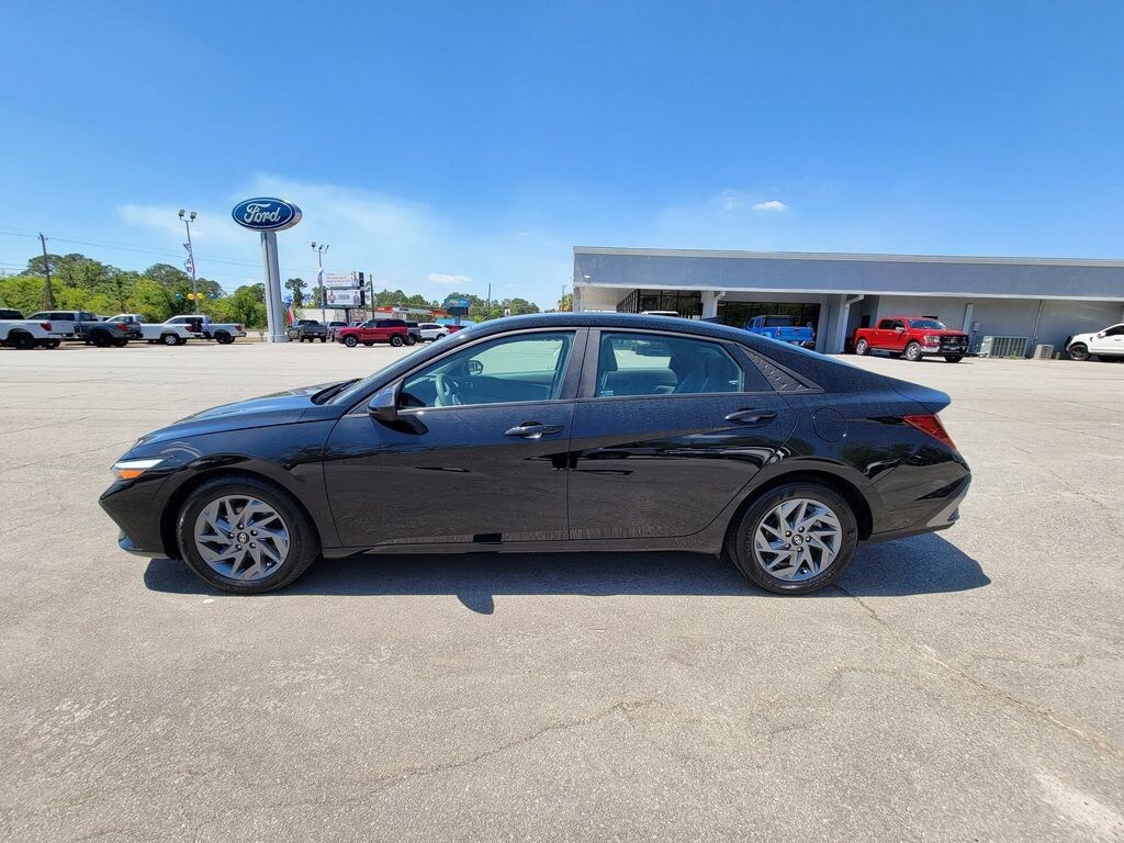 Used 2024 Hyundai Elantra SEL Sedan
