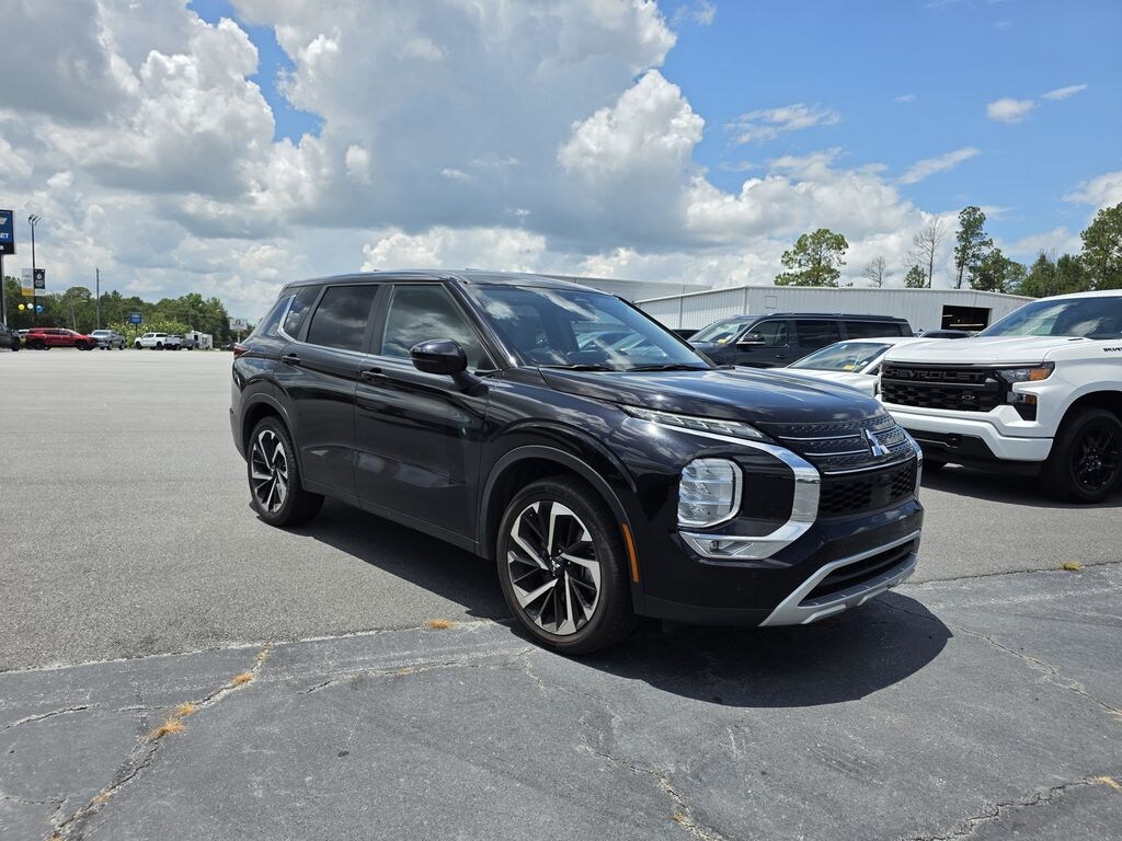 Used 2024 Mitsubishi Outlander SE SUV