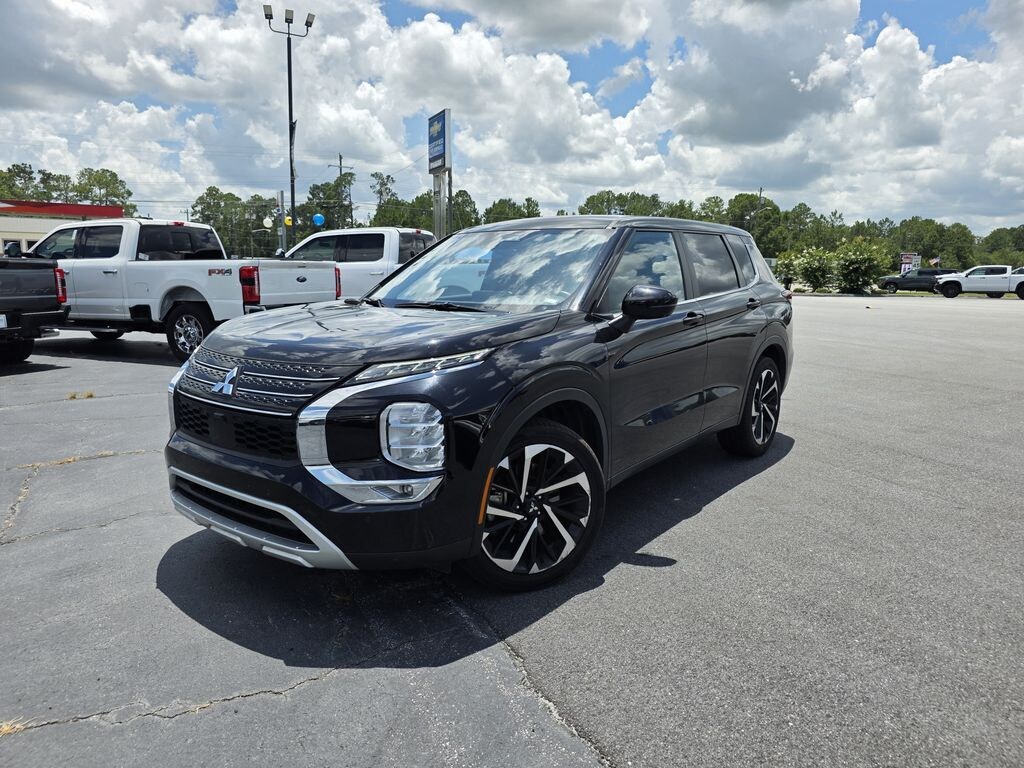 Used 2024 Mitsubishi Outlander SE SUV