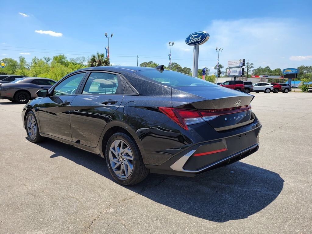 Used 2024 Hyundai Elantra SEL Sedan