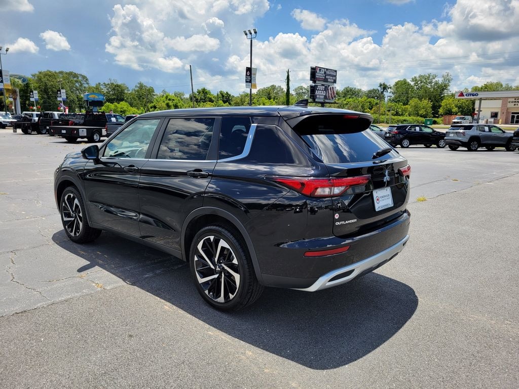 Used 2024 Mitsubishi Outlander SE SUV