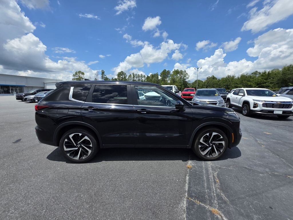 Used 2024 Mitsubishi Outlander SE SUV