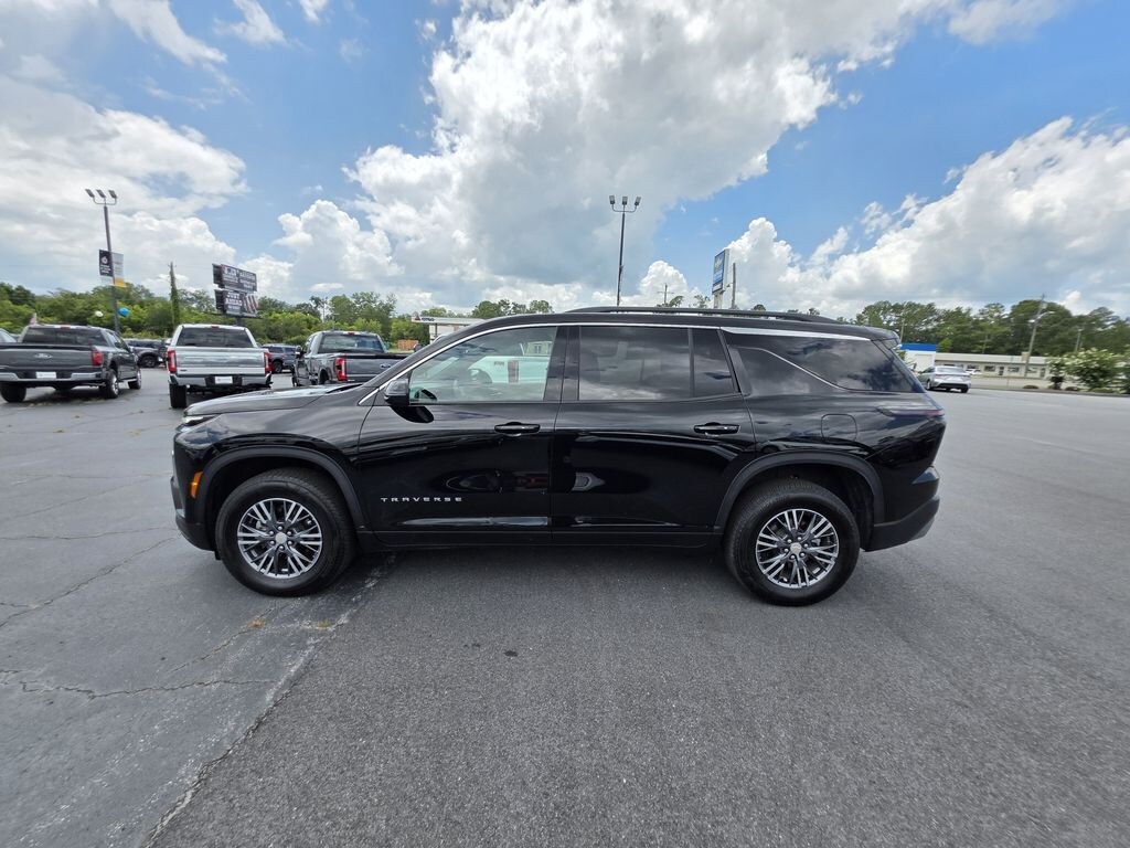 Used 2026 Chevrolet Traverse LT SUV