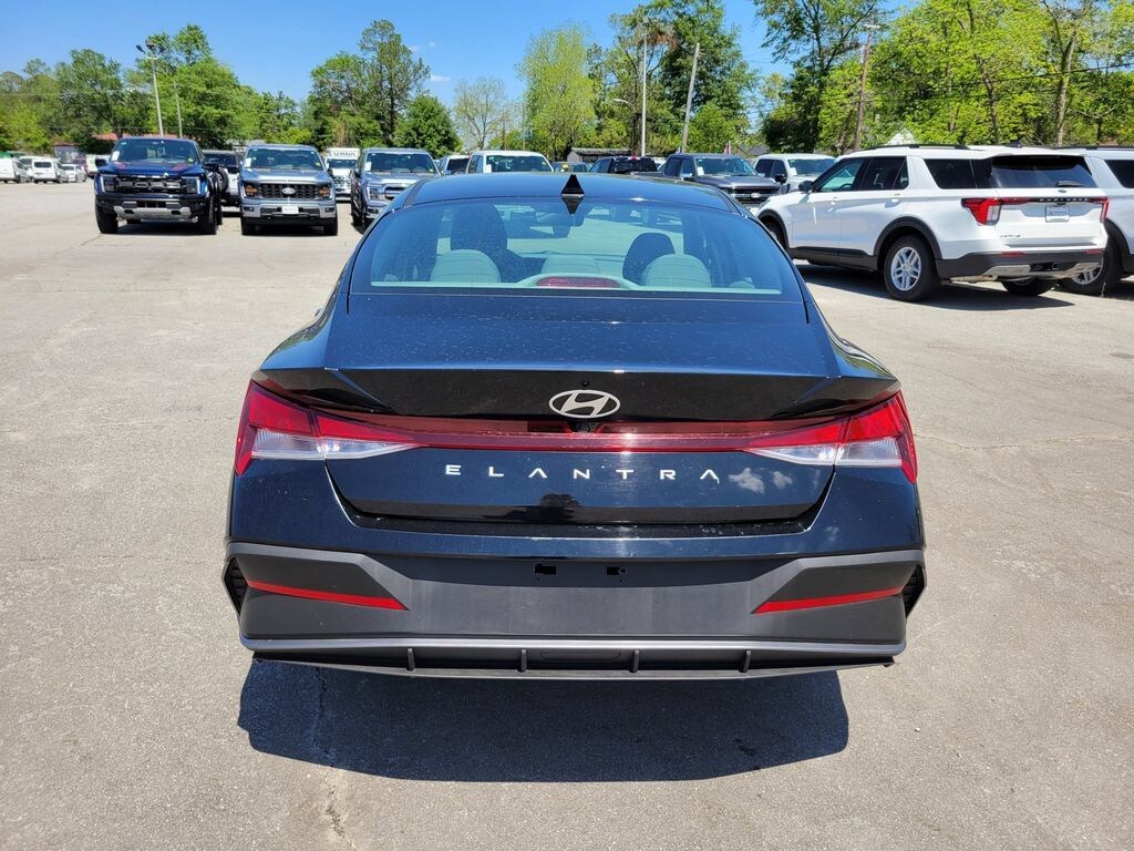 Used 2024 Hyundai Elantra SEL Sedan