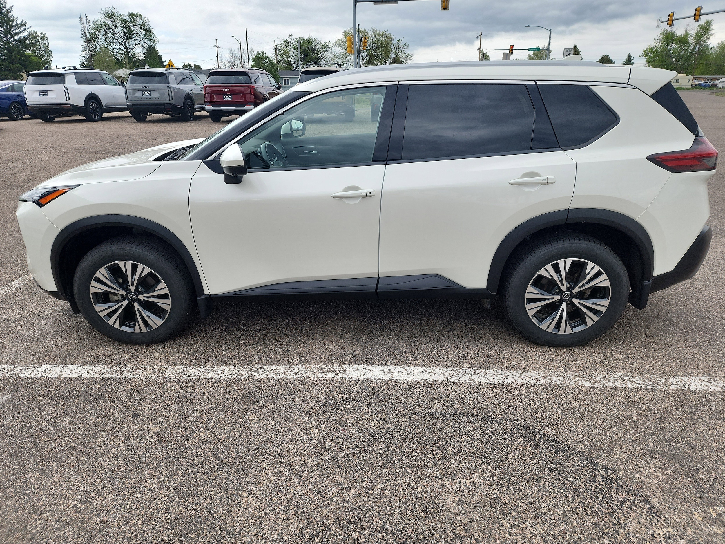 2021 Nissan Rogue SV AWD's photo